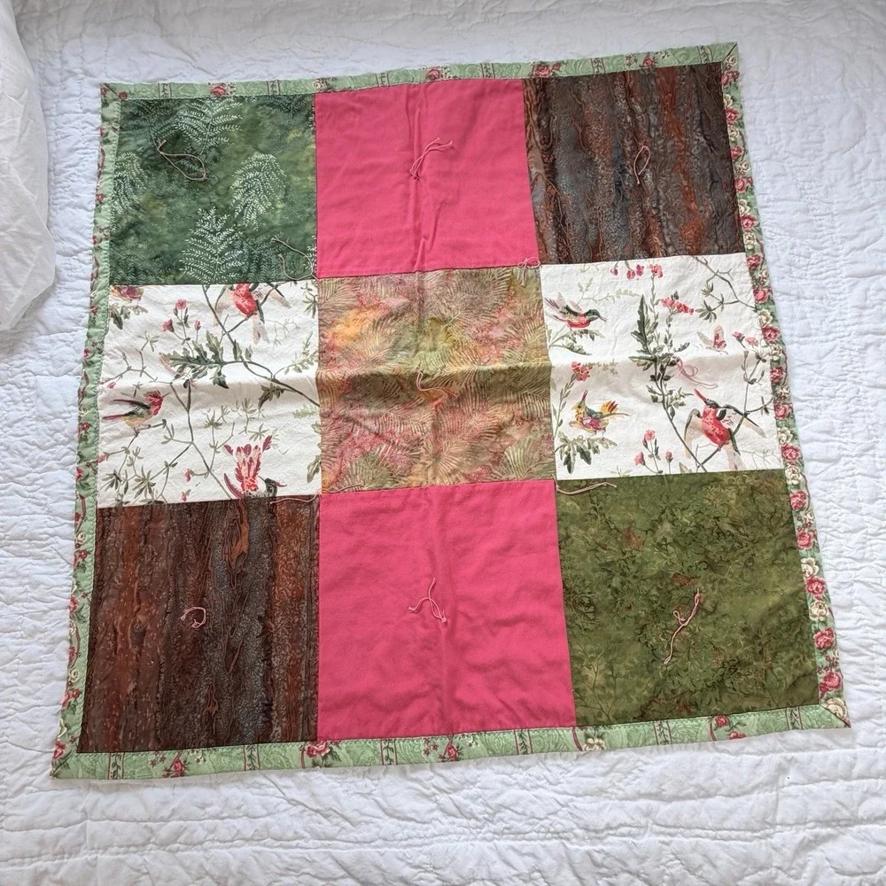 Vintage Handmade Patchwork Quilt Hummingbird Floral Cottage Lap Quilt 34in